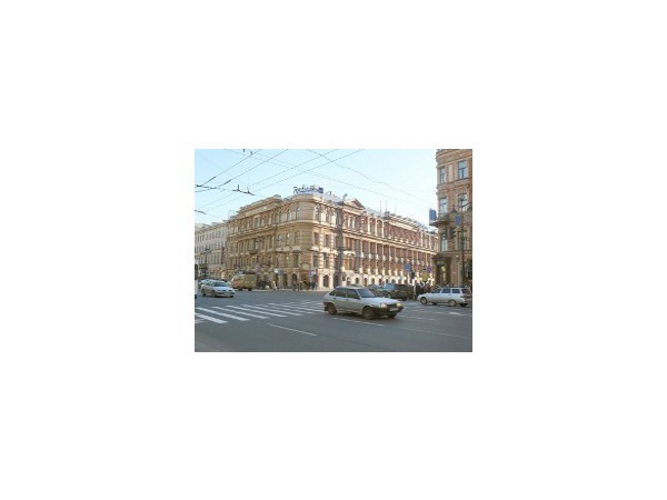 "Сумерки "Сайгона" спустились во двор Фонтанного дома