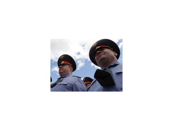 Обещанной доплаты полгода ждут