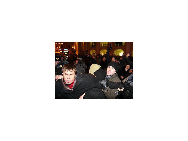 В центре Петербурга задерживают участников несанкционированной акции протеста