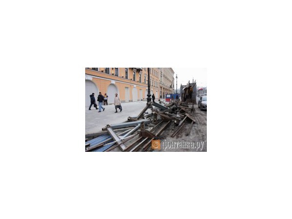 Петербургский "Стокманн" сбросил леса и напугал даже финнов