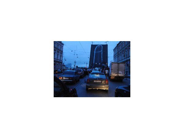 Литейный мост непристойно разукрасили