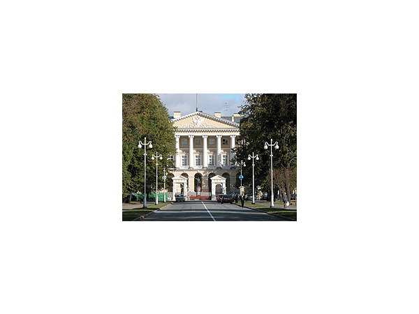 Первый звонок для Смольного