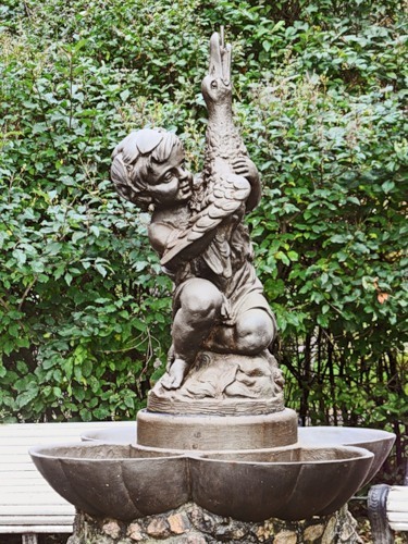 «Морской конь», фонтан на Савушкина, 83