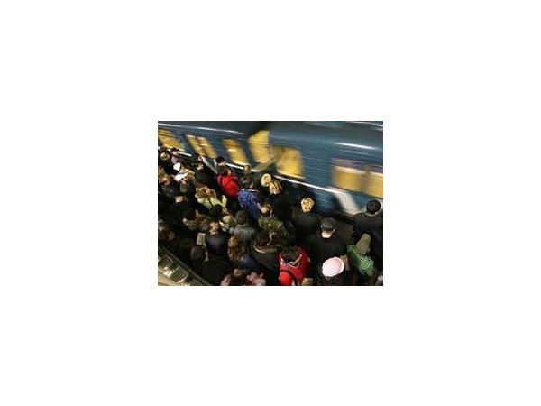Взбесившийся поезд пролетел по метро