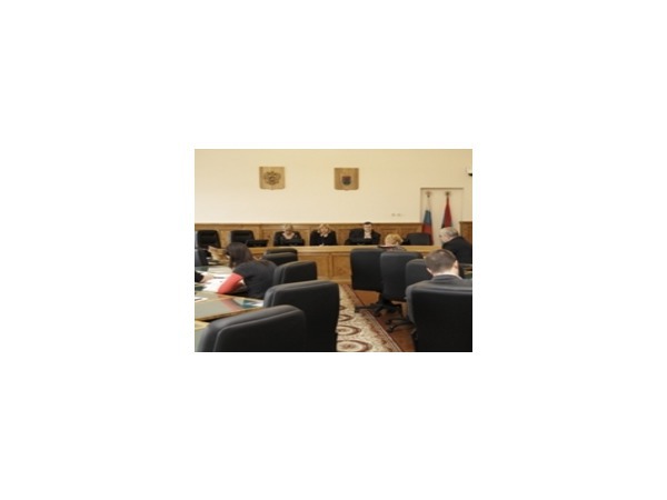 Эксцессы парламентской демократии: карельский опыт