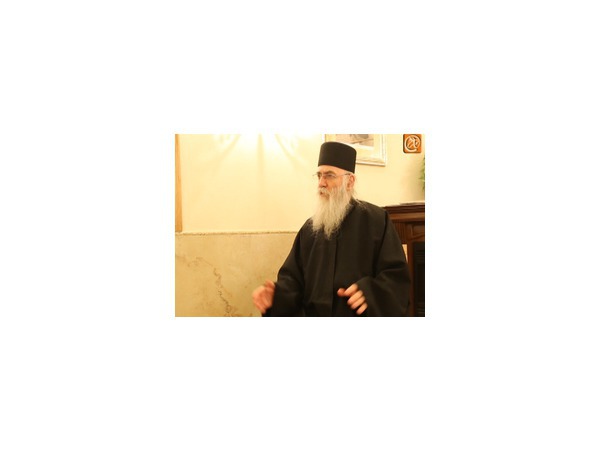 Верующие проводили Дары волхвов у ворот Новодевичьего монастыря