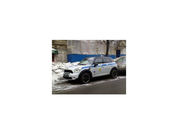 За угон иномарки задержали пилиционера