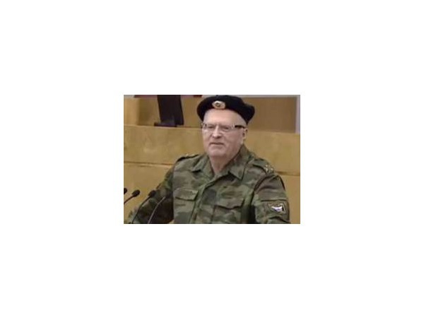 15 апреля Жириновский пришел в Госдуму в военной форме, фото и видео выложил ряд крупных новостных агентств