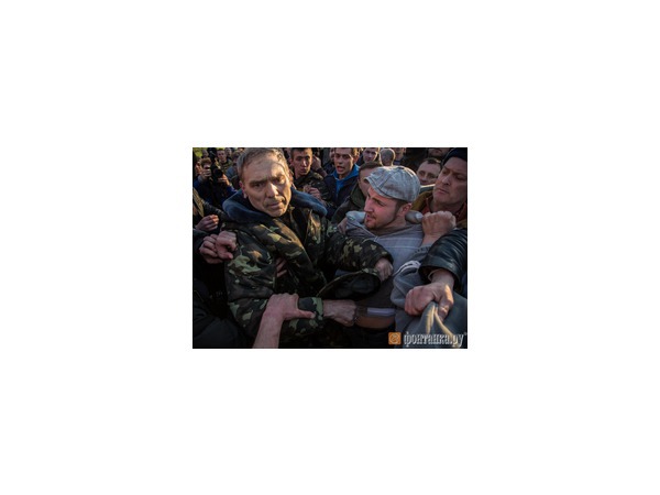Здание администрации в Донецке захвачено харьковскими активистами