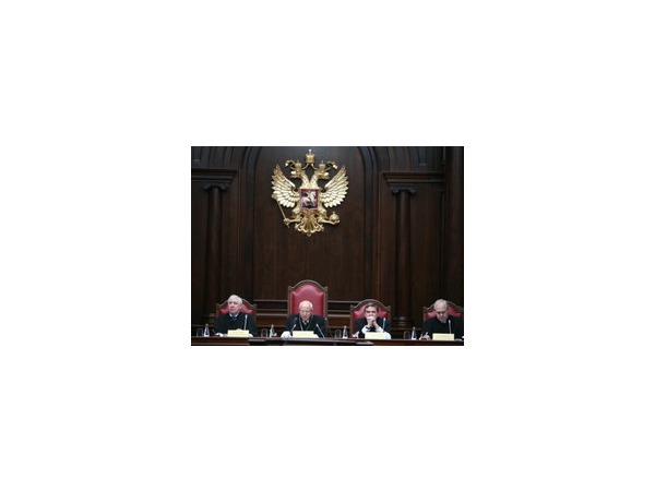 Судебная реформа поссорила коммунистов Госдумы с Путиным