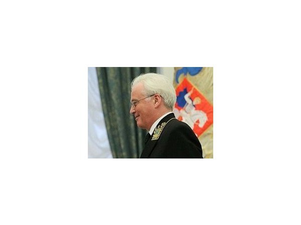 Чуркин уверен, что украинские власти толкают свою страну к катастрофе