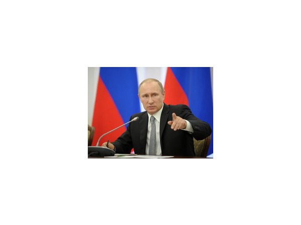 Путин искупал депутатов в Черном море