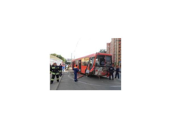 В результате аварии в Казани пострадали четыре человека