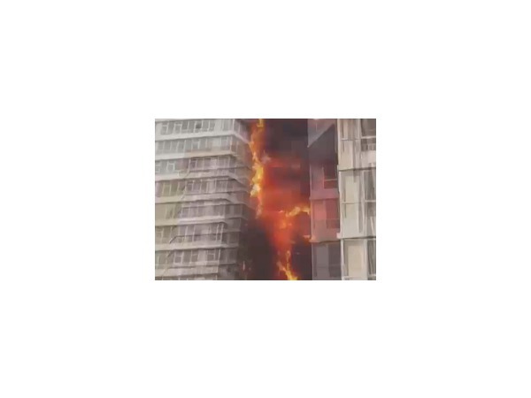 Причина пожара 25-этажного дома на Шахтеров в Красноярске 21.09.2014 установлена; правительство города начало оказывать погорельцам матпомощь