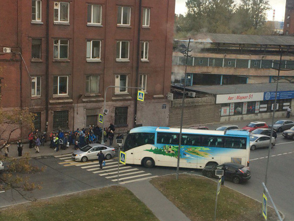 Детский автобус попал в ДТП на Лиговском