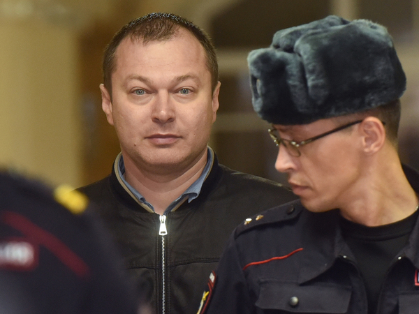 Всем братьям Ванчуговым по серьгам
