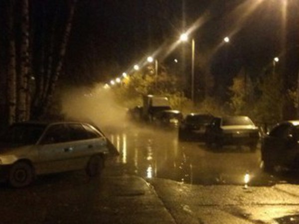 На Наличной прорвало трубу ГВС