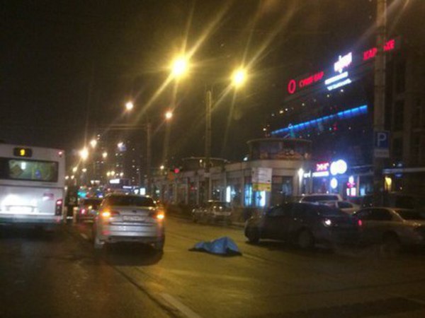 Несколько пешеходов сбито в Петербурге. Один – насмерть