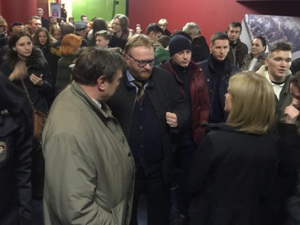 Милонов явился на ЛГБТ-кинофестиваль "Бок о бок"
