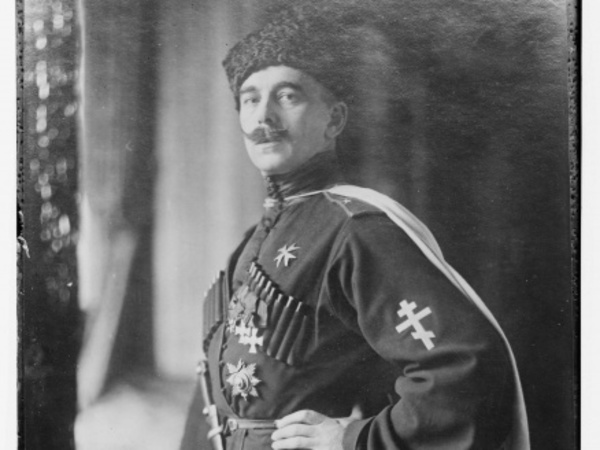 Nota Bene: Про авантюриста Бермонт-Авалова, который хотел освободить от большевиков Петроград, да не смог