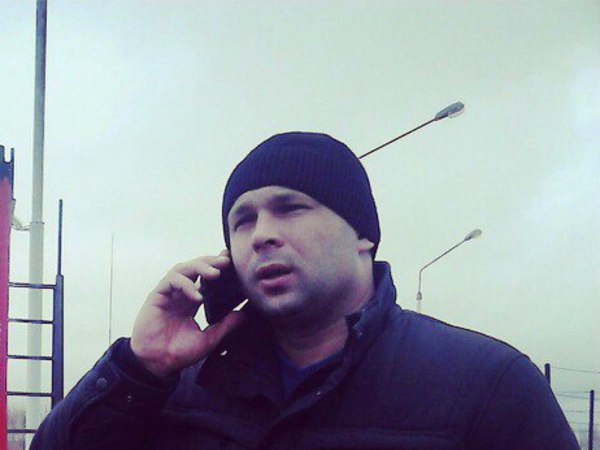 Журналистов «Фонтанки» вместе с координатором петербургских дальнобойщиков остановили сотрудники ДПС в Головково