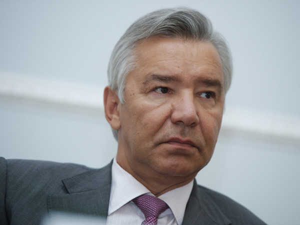 За Сердюкова и Васильеву сел Абраменко