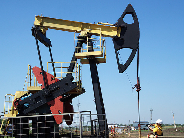 Нефть и доллар топят Россию