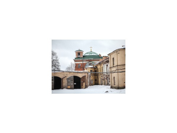 Смольный включил задний ход по Конюшенному