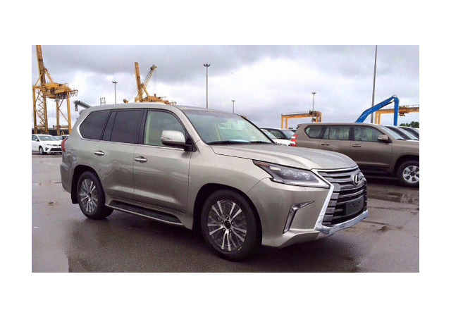 Большой внедорожник Lexus предстал в обновлённом виде
