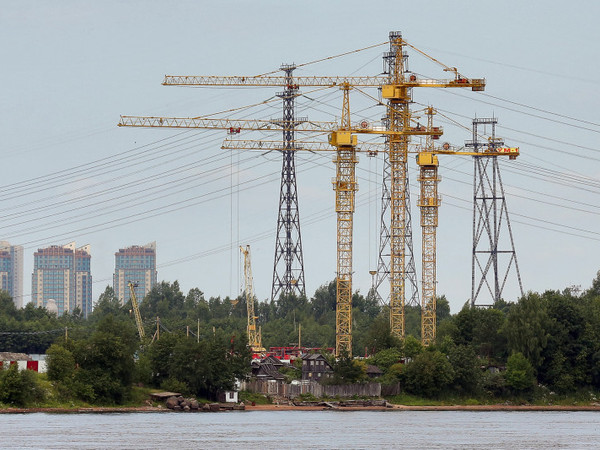 Смольный сводит с подрядчиками счеты