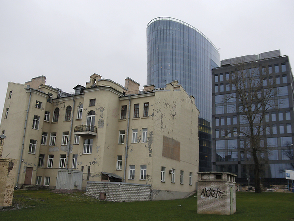 Смольный порвет с «ЛСР» и Setl group