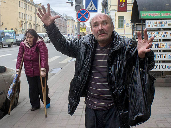 Жить стало лучше, жить стало беднее