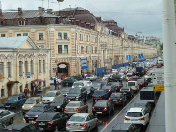 Почему Петербург не смог без автомобиля
