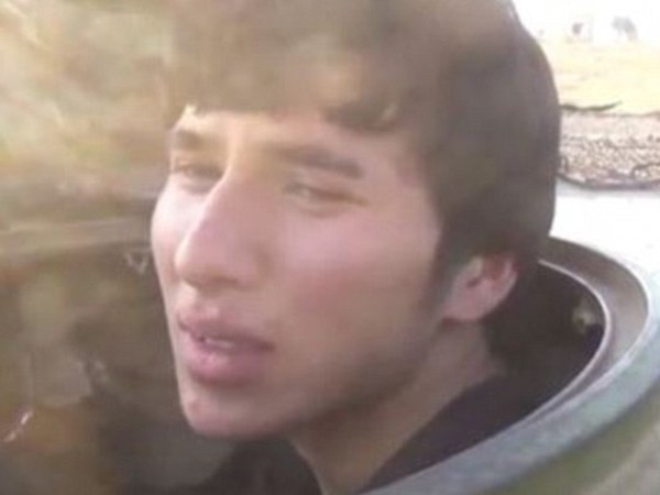 СМИ опубликовали кадры плачущего подростка-смертника перед взрывом в Сирии