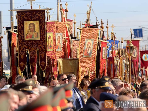 На крестный ход по разнарядке
