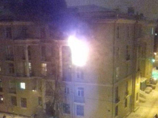 На Стахановцев горит общежитие