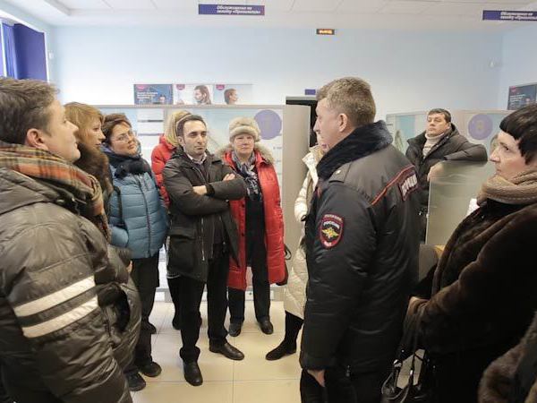 Валютные ипотечники добились встречи с директором отделения банка «ВТБ24»