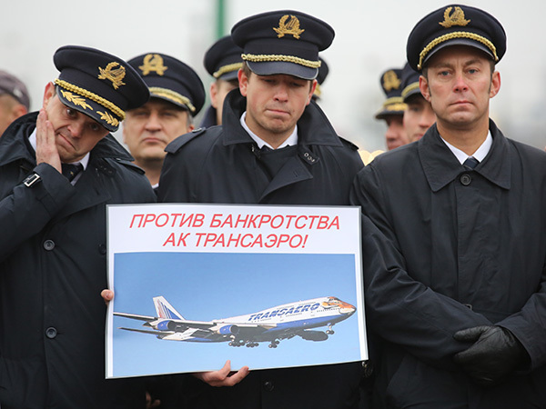 Из пилотов «Трансаэро» — в таксисты