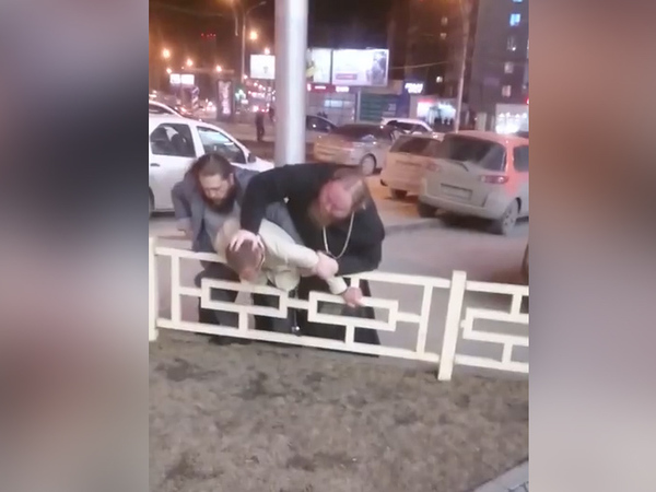 Низложенный патриархом Кириллом игумен Феодосий избил водителя в ходе дорожной разборки
