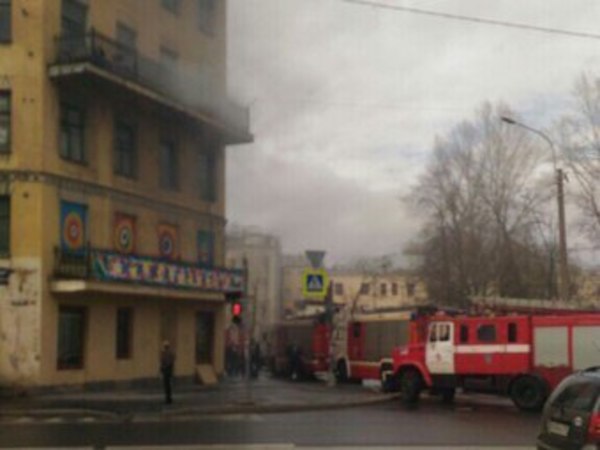 На Рижском тушили пожар в доме «Мимигрантов»