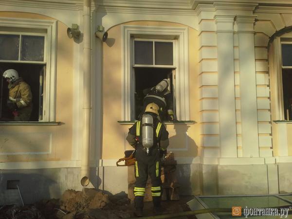 В Ломоносове рано утром горел Меншиковский дворец