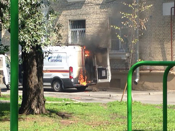 На Гастелло загорелась машина городской газовой службы