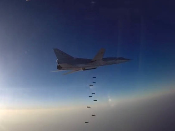 Бомбардировщики РФ нанесли удары по ИГ в Сирии