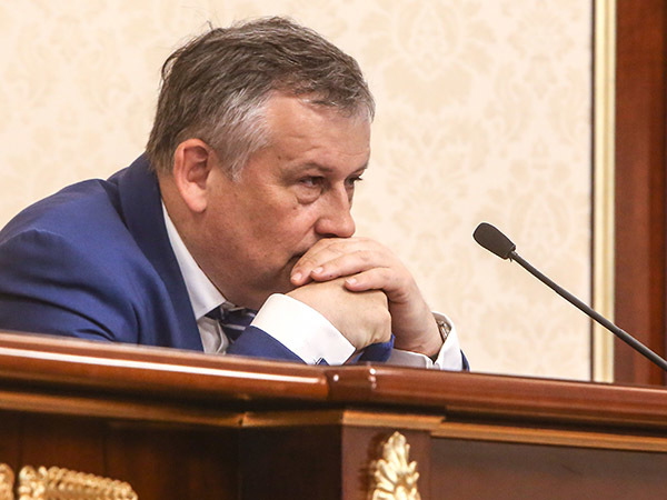 Время Дрозденко менять элиты