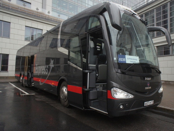 Lux Express притормозили за трещины
