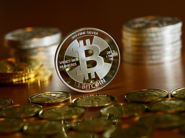 «Биткоин – это не МММ, но риски огромные»