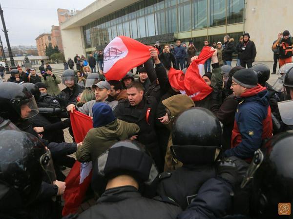 Другороссам не дали устроить шествие в честь революции по Невскому проспекту