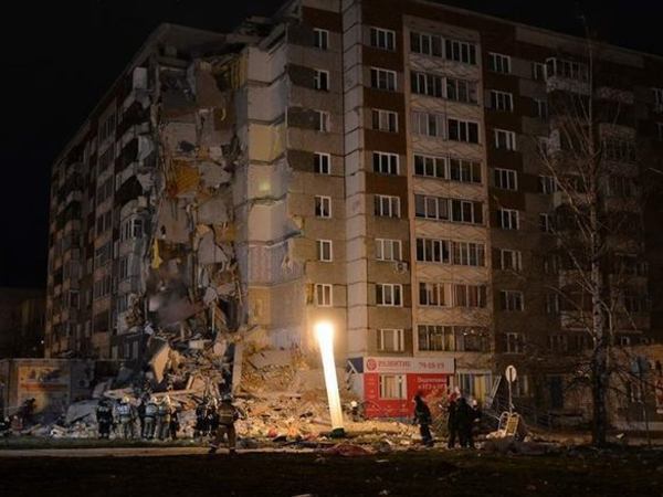 СМИ: Под завалами дома в Ижевске погибли трое, в том числе ребенок