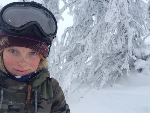 Сноубордистке с нарушением слуха нужна помощь