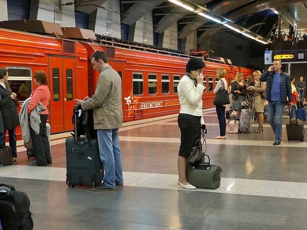 Аэроэкспресс от Пулково до Петербурга снова на запасном пути. РЖД просят притормозить
